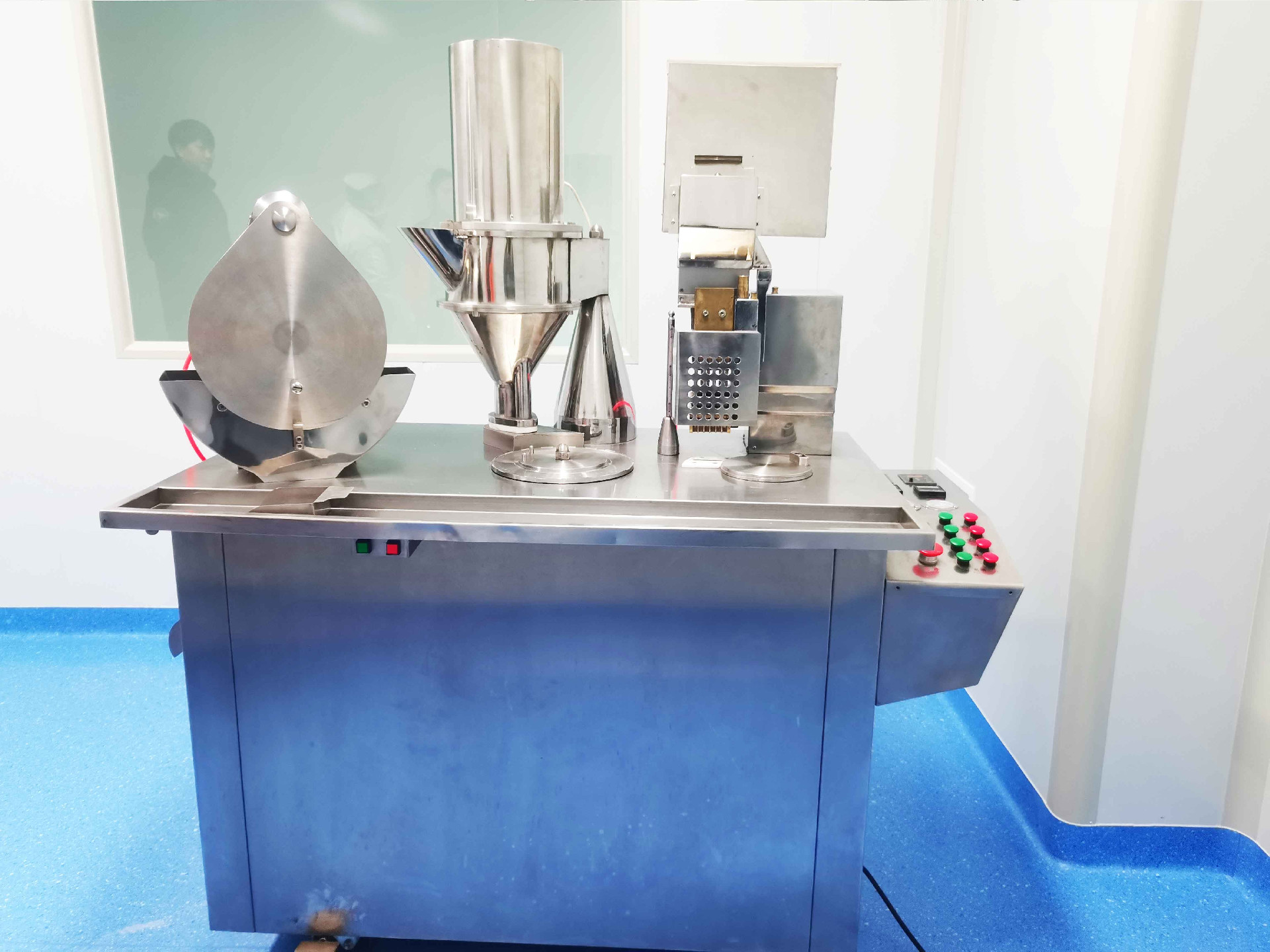 微电脑控制胶囊填充机.jpg